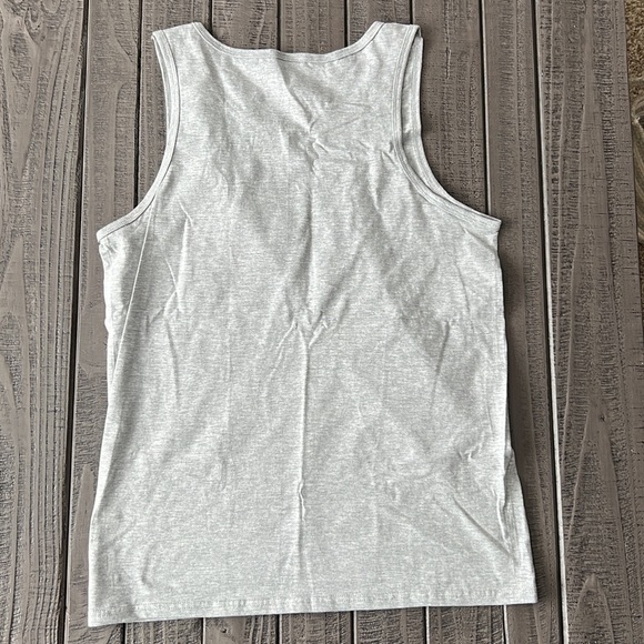 NWOT Beach and palm tree tank top - Picture 4 of 4